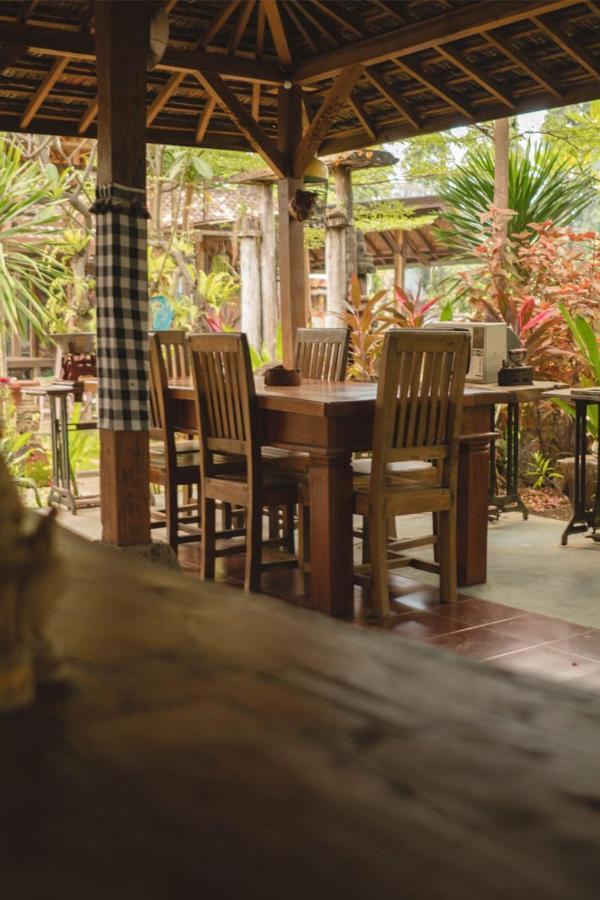 Sunrise Lodge & Lounge Singaraja  Exterior photo